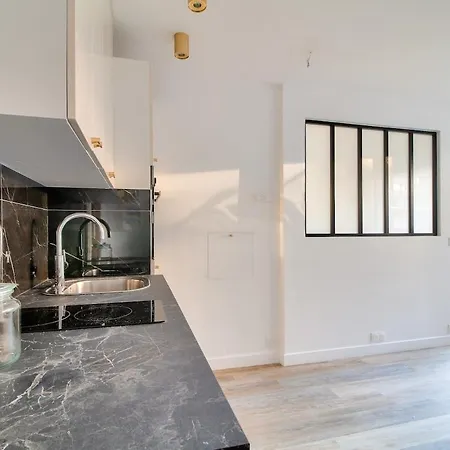 Charmant Appartement Paris باريس